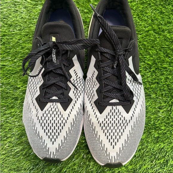 Nike Other - Nike Zoom Winflo Run FAST Just Do It! Gray & Black Size 13 AQ7497-015